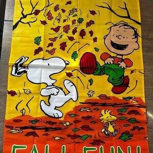 Vintage Peanuts “Fall Fun” Flag 1998 Snoopy, Charlie Brown, Woodstock, Leaves